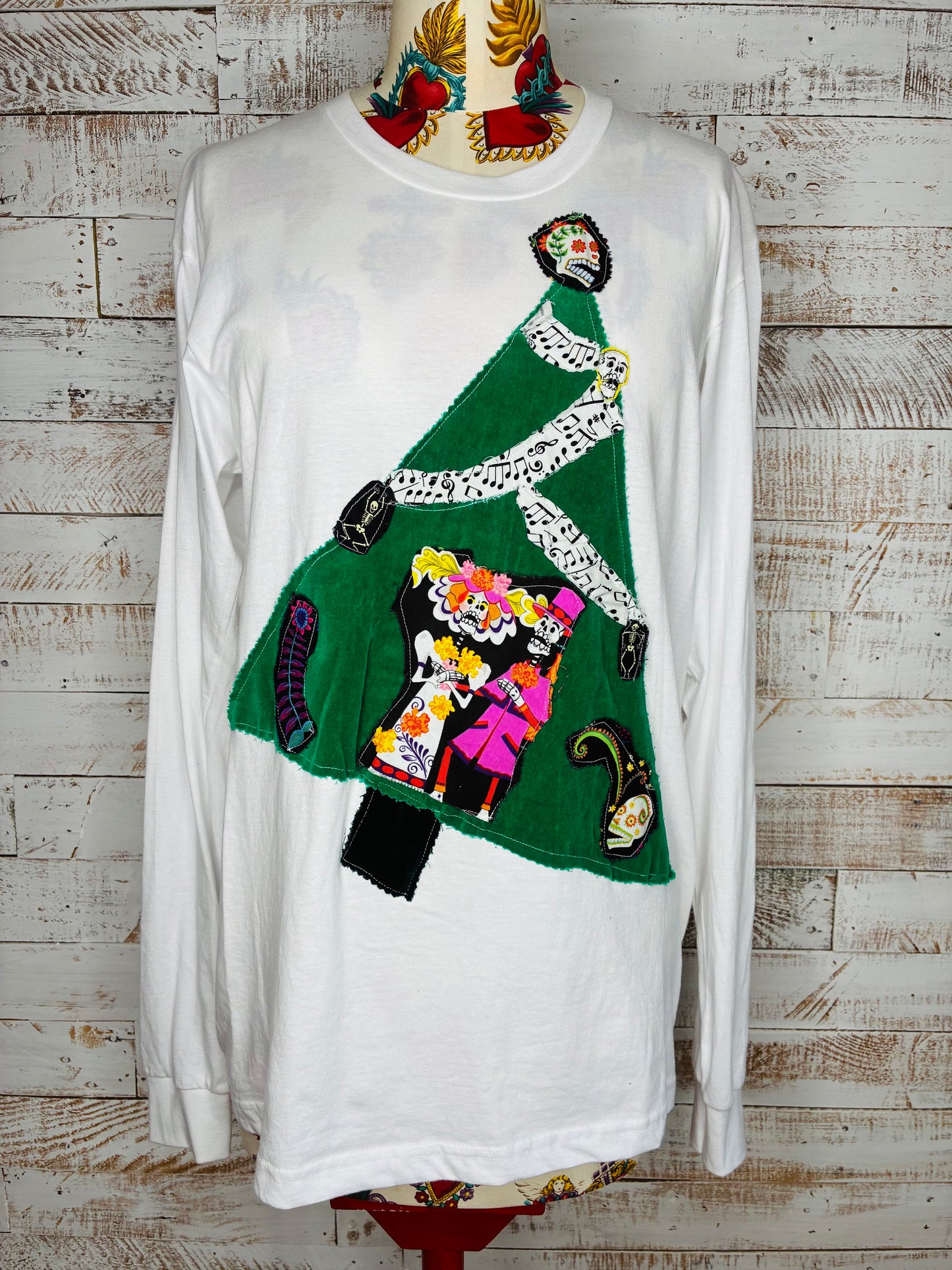 Starwolf long sleeve white Skeleton Christmas Tree appliqué.